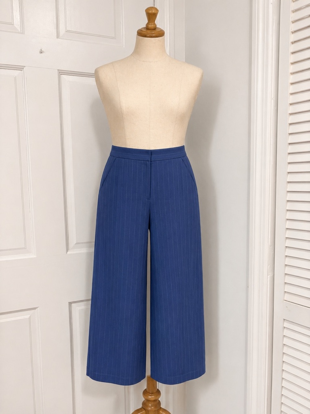 Tahari ASL Blue Pinstripe Wide-Leg Trousers